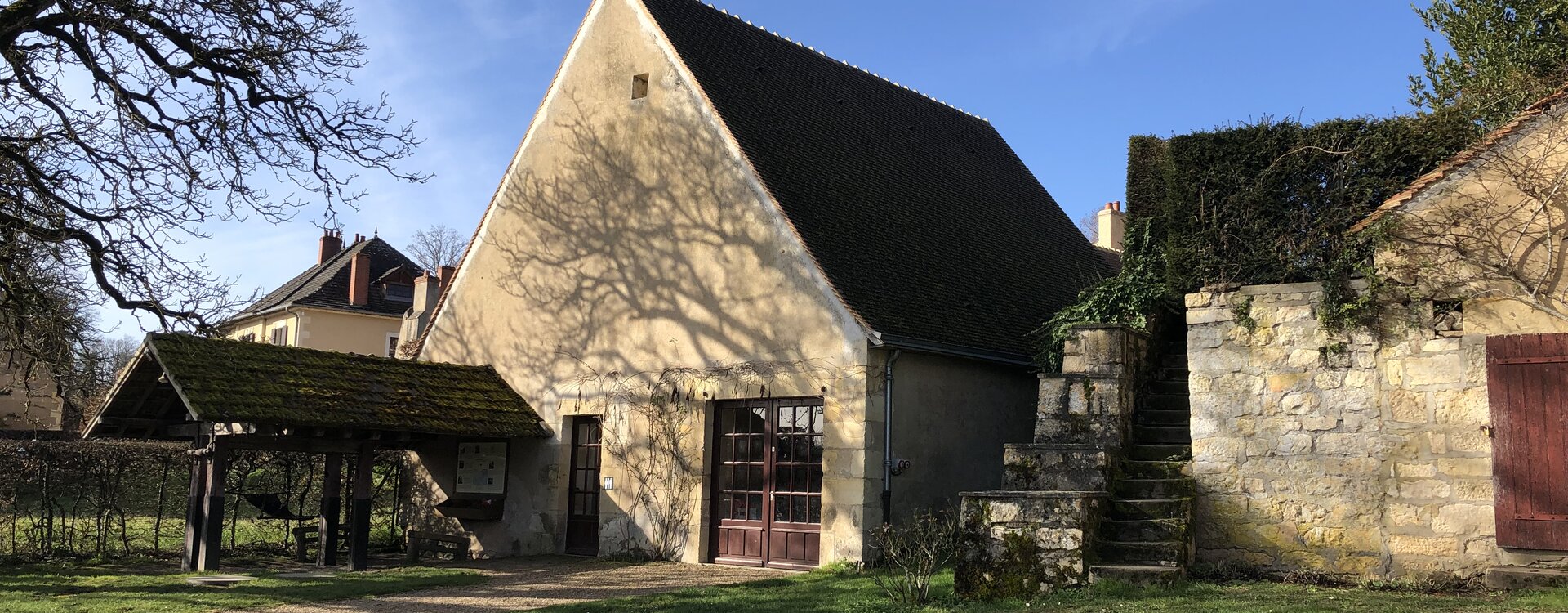 Le manège au bœufs de apremont sur allier en région Centre-Val de Loire (18)